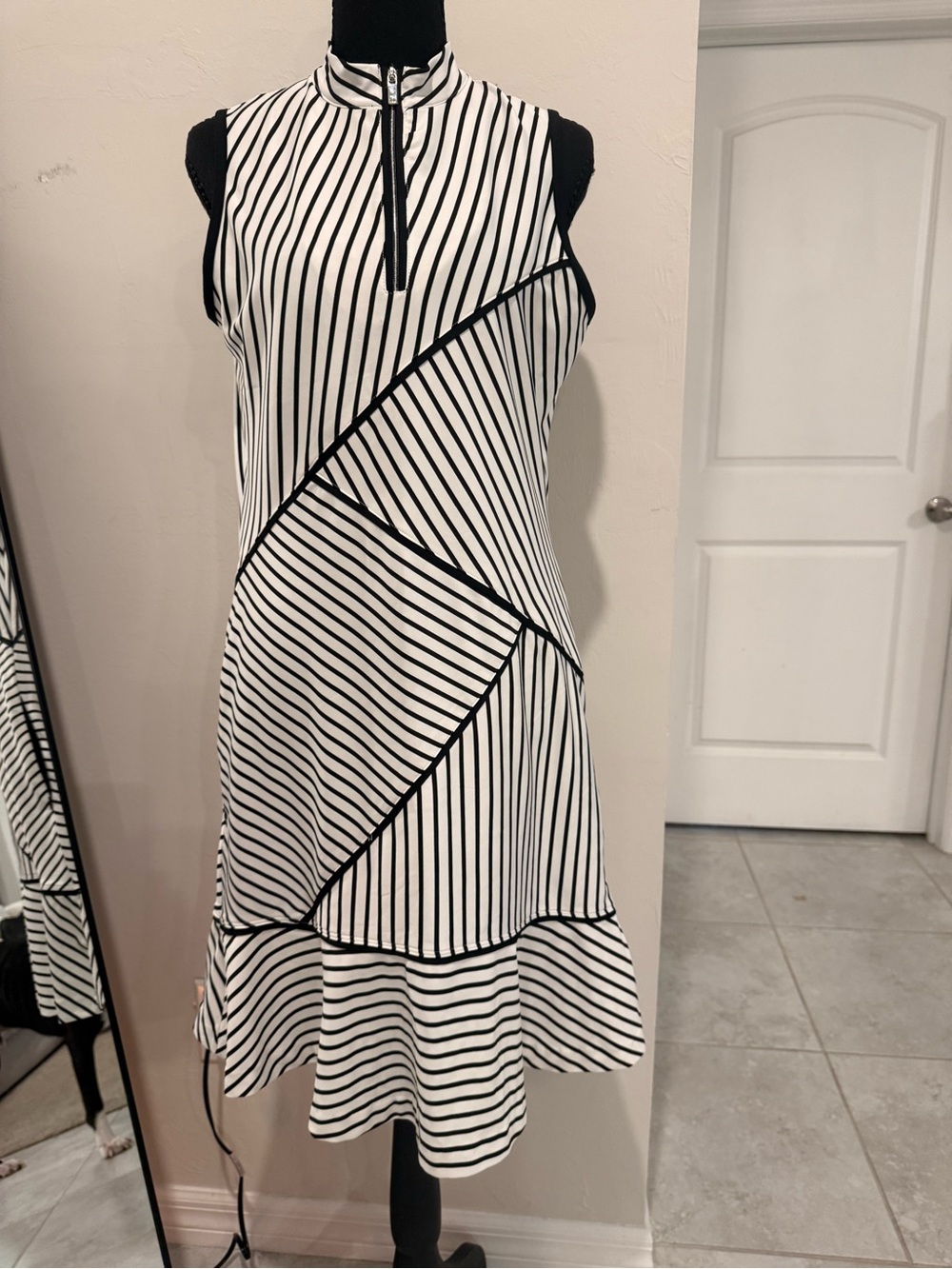 Tail Black & White Diagonal Stripe Sleeveless Active Golf Dress
